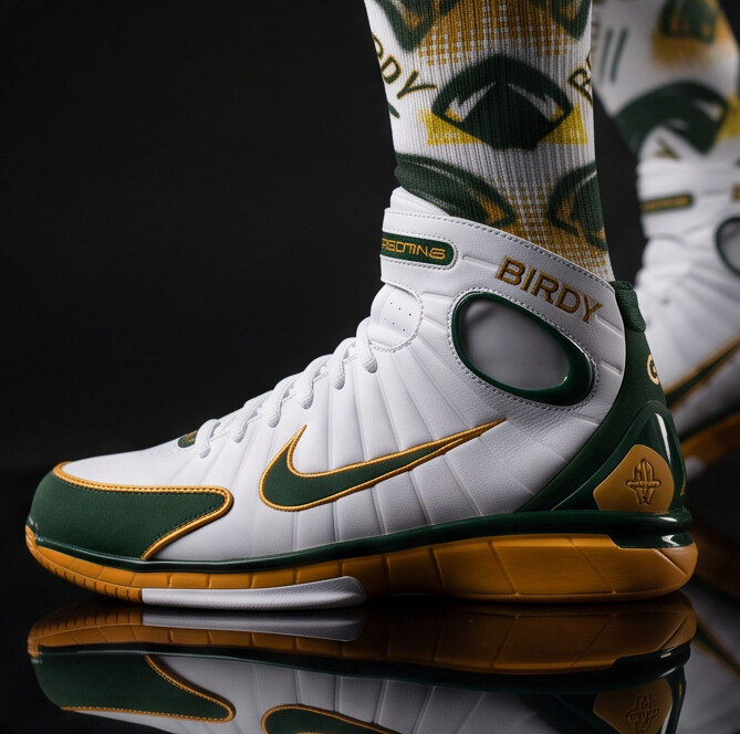 Nike Air Zoom Huarache 2K4 'Sue Bird' Colorway Matching Socks